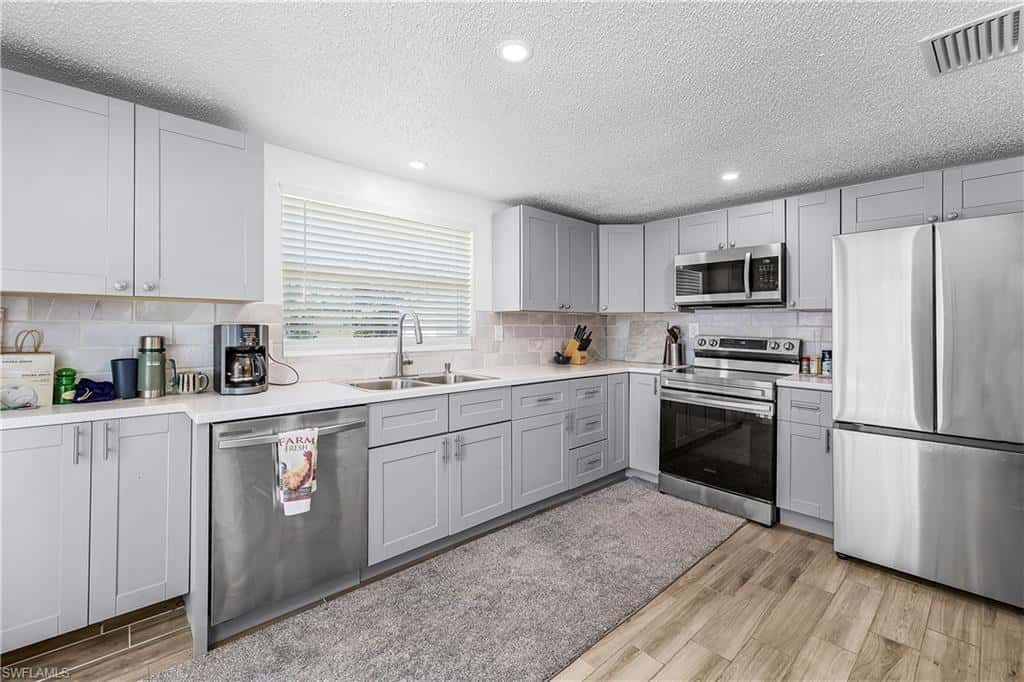 7257 Victory Rd, Bokeelia, photo 11