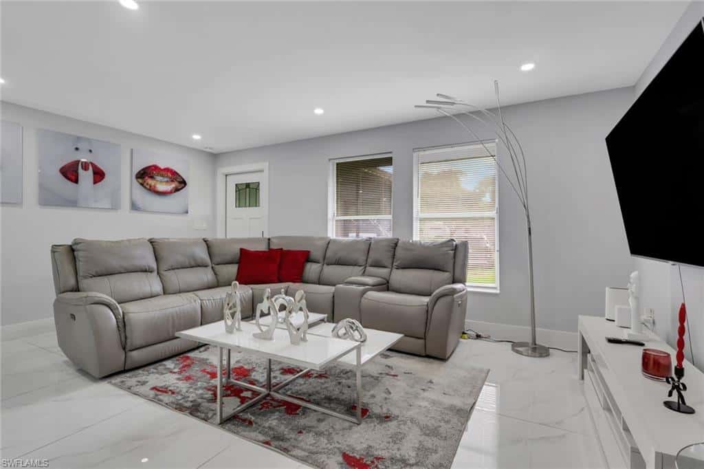 2025 49th Ter, Naples, photo 7