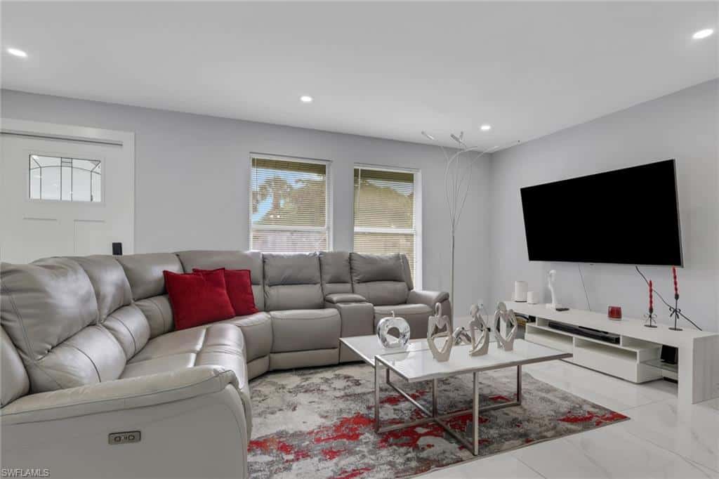 2025 49th Ter, Naples, photo 11