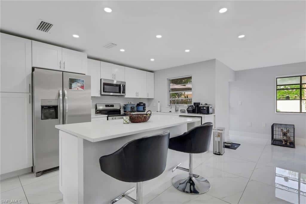 2025 49th Ter, Naples, photo 4