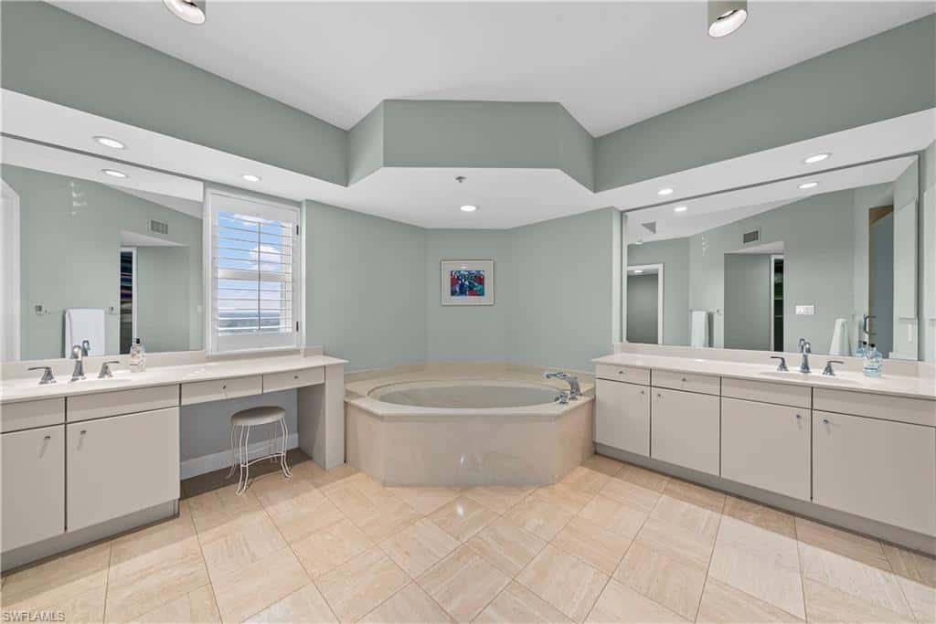 8111 Bay Colony Dr #1904, Naples, photo 24
