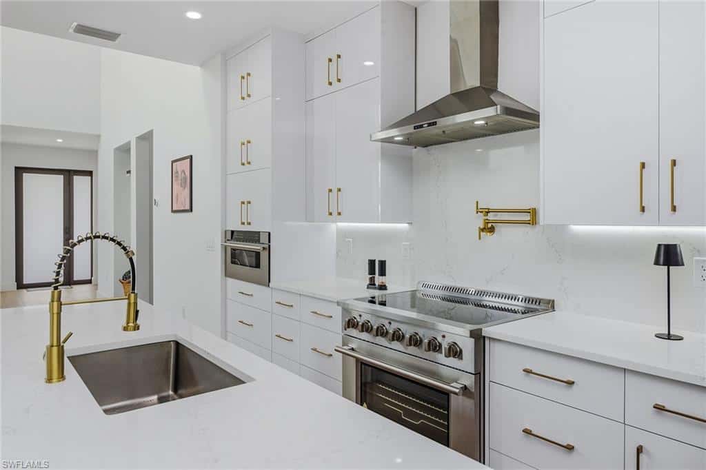 3384 Canal St, Naples, photo 9