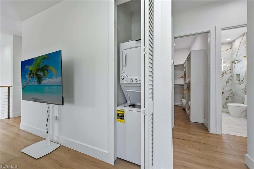 3384 Canal St, Naples, photo 29