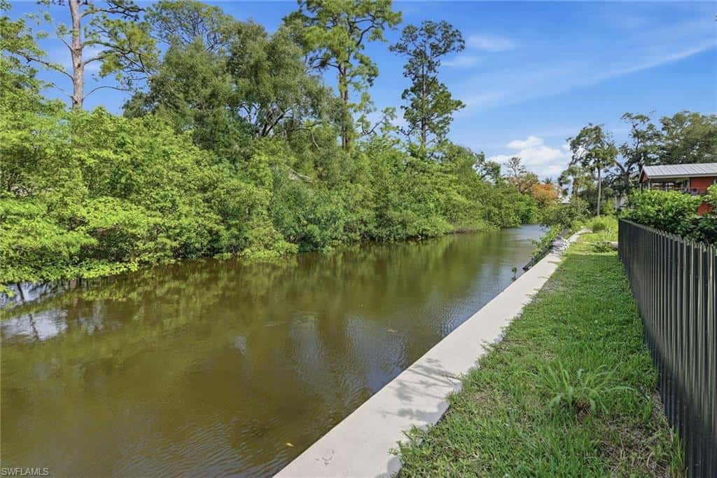 3384 Canal St, Naples, photo 37