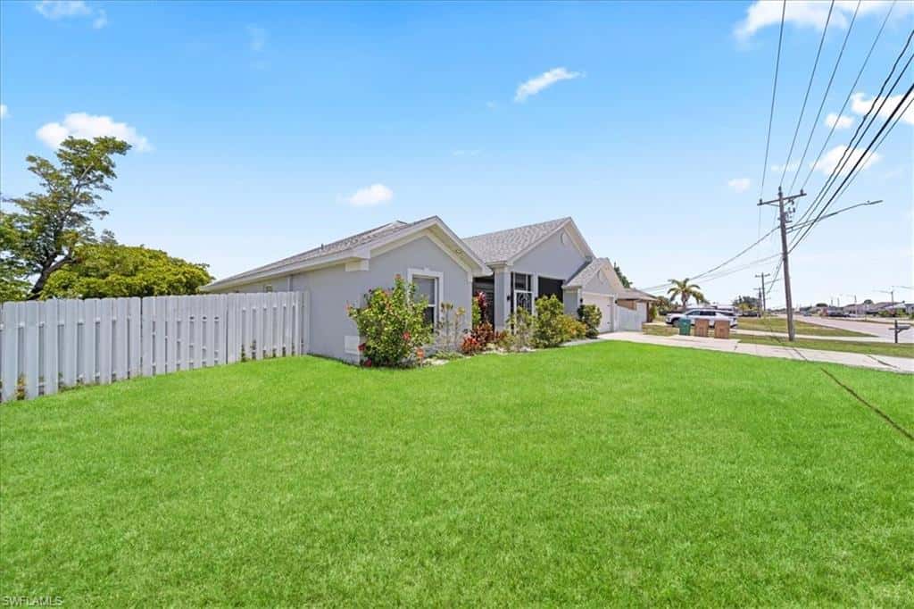 22 Nelson Rd, Cape Coral, photo 4