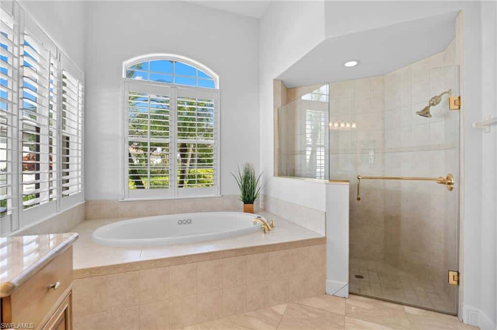 480 Terracina Way, Naples, photo 28