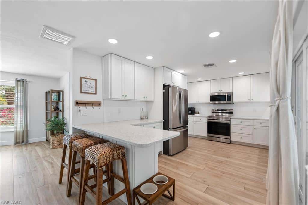 9428 Moonlight Dr, Sanibel, photo 9