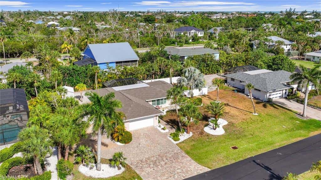 9428 Moonlight Dr, Sanibel, photo 38