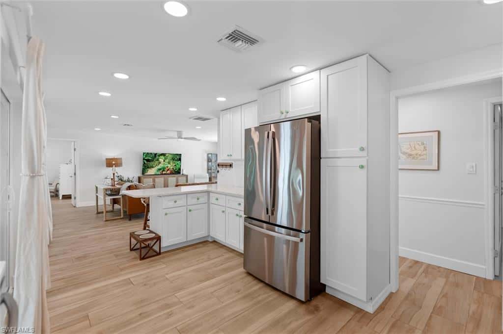9428 Moonlight Dr, Sanibel, photo 11