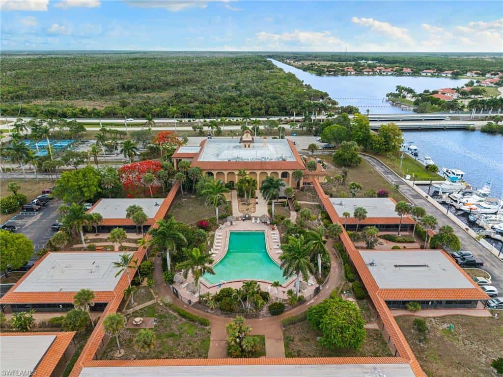 221 Sunrise Cay #203, Naples, photo 33