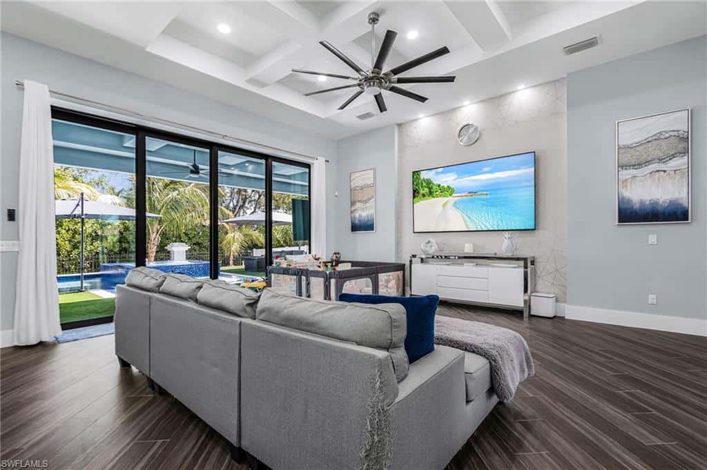 8800 Woodgate Manor Ct, Fort Myers, photo 6