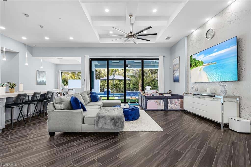 8800 Woodgate Manor Ct, Fort Myers, photo 5