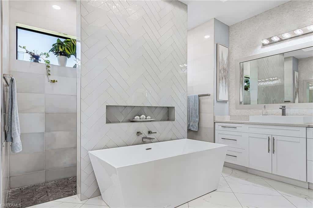 8800 Woodgate Manor Ct, Fort Myers, photo 15