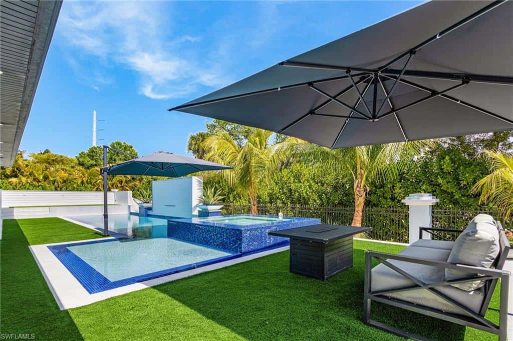 8800 Woodgate Manor Ct, Fort Myers, photo 4
