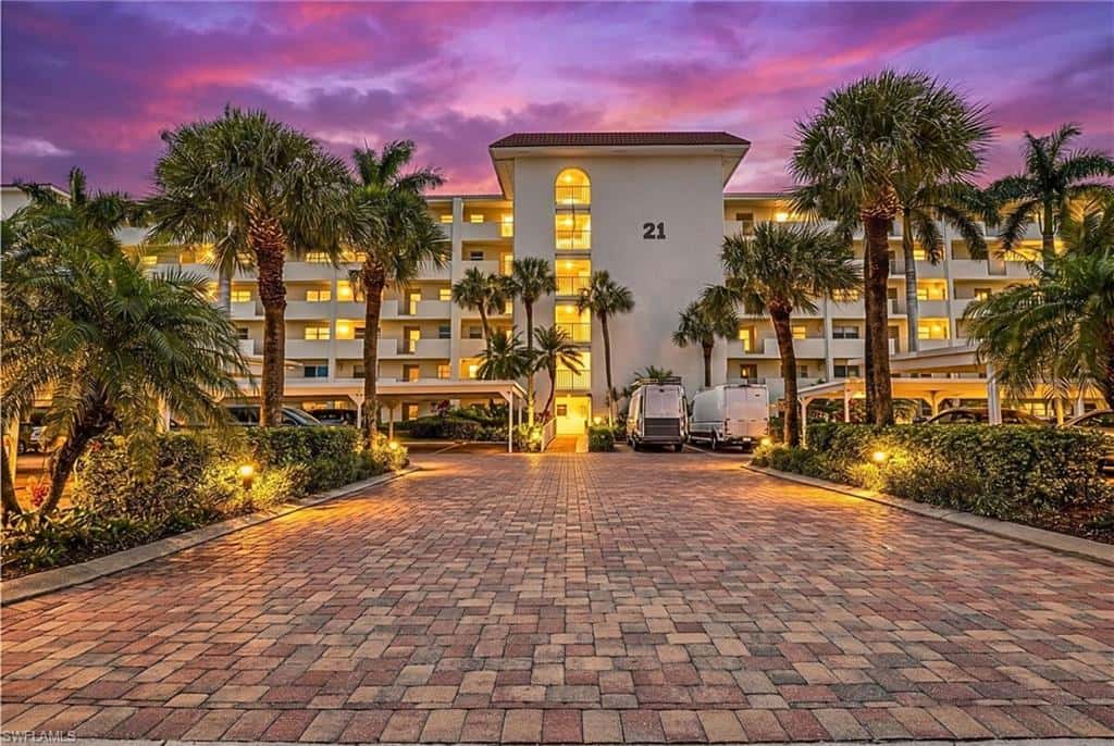 29 High Point Cir #403, Naples, photo 38
