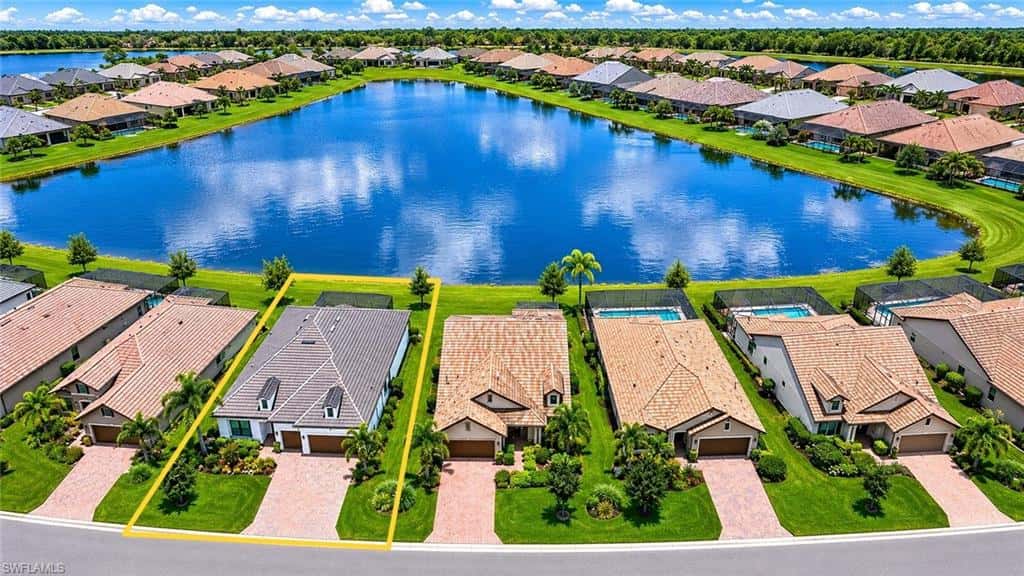 7478 Winding Cypress Dr, Naples, photo 38