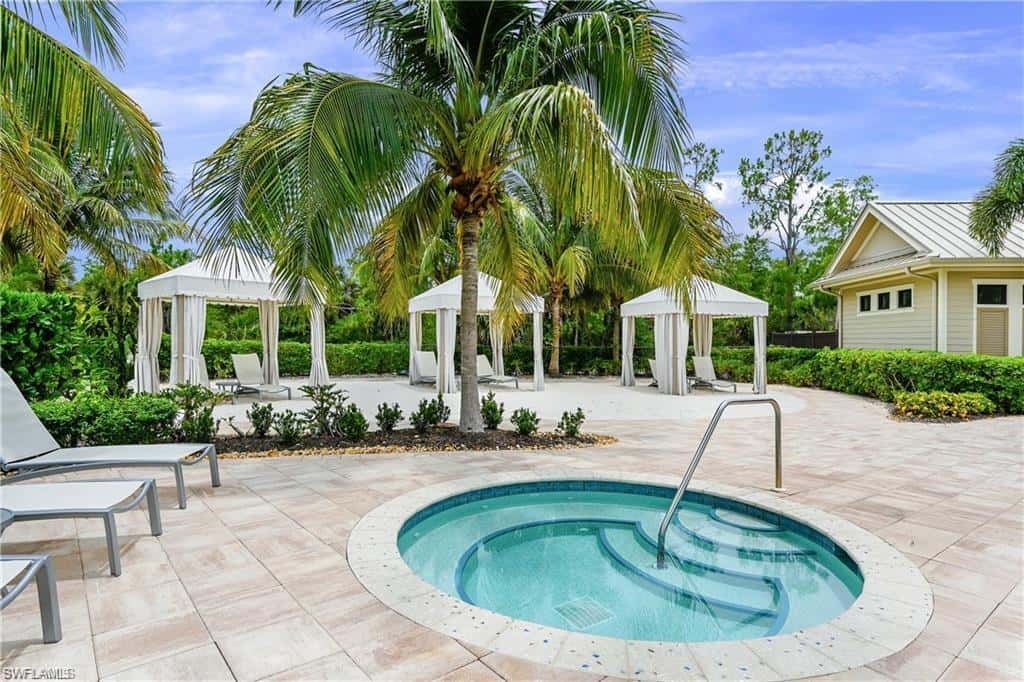 7478 Winding Cypress Dr, Naples, photo 45