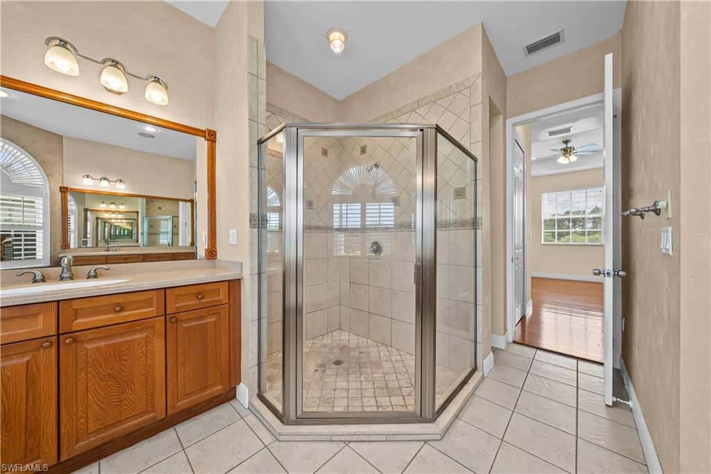 680 Mirror Lakes Ct, Lehigh Acres, photo 23