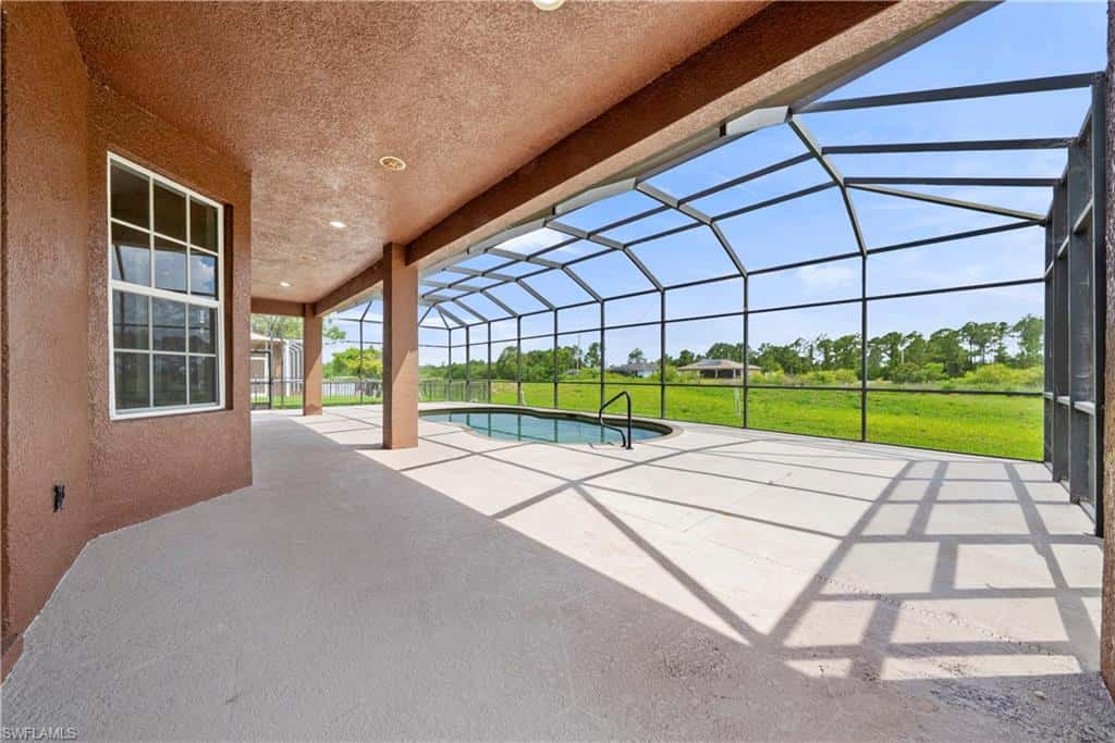 680 Mirror Lakes Ct, Lehigh Acres, photo 28