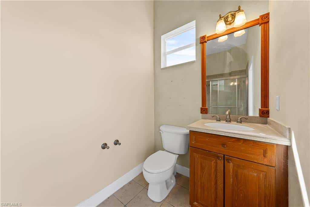 680 Mirror Lakes Ct, Lehigh Acres, photo 24