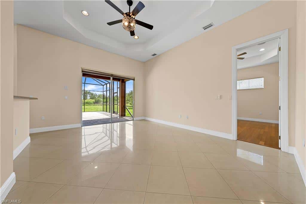 680 Mirror Lakes Ct, Lehigh Acres, photo 11