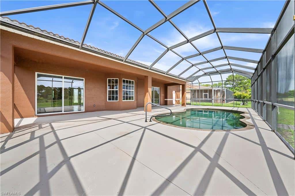 680 Mirror Lakes Ct, Lehigh Acres, photo 29