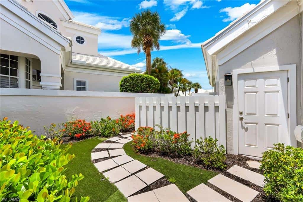 15248 Devon Green Ln, Naples, photo 34