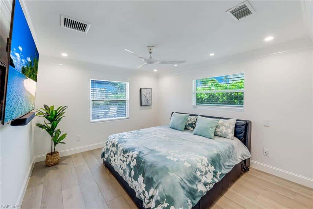 151 Bayview Ave, Naples, photo 22