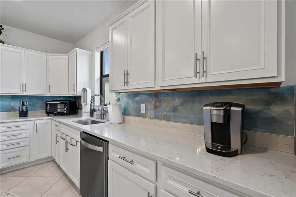 16141 Palmetto Prairie Dr, Alva, photo 8