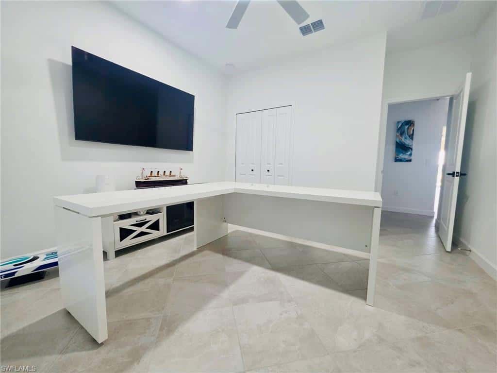 9230 Aqua Overlook Ct, Lehigh Acres, photo 9