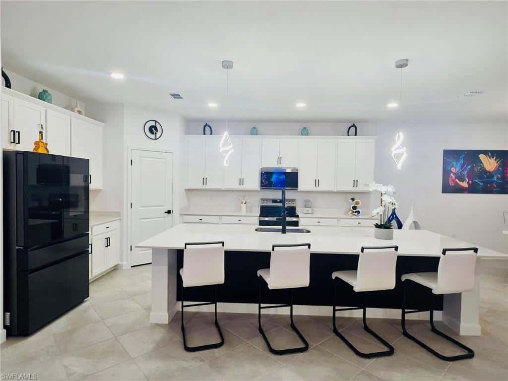 9230 Aqua Overlook Ct, Lehigh Acres, photo 4
