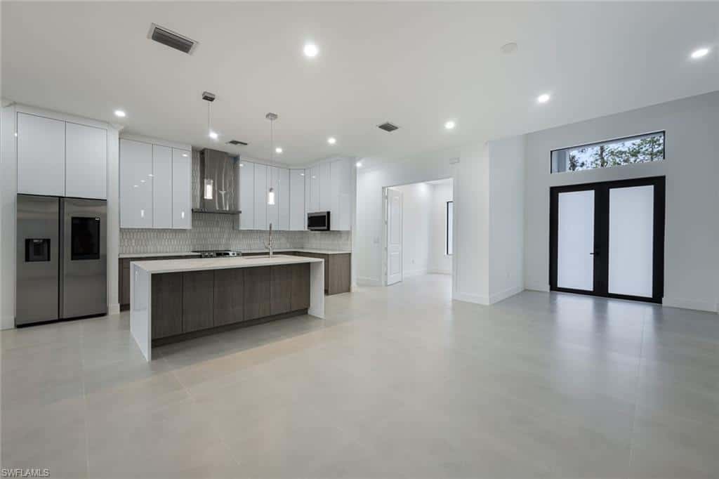 2806 Golden Gate Blvd, Naples, photo 10