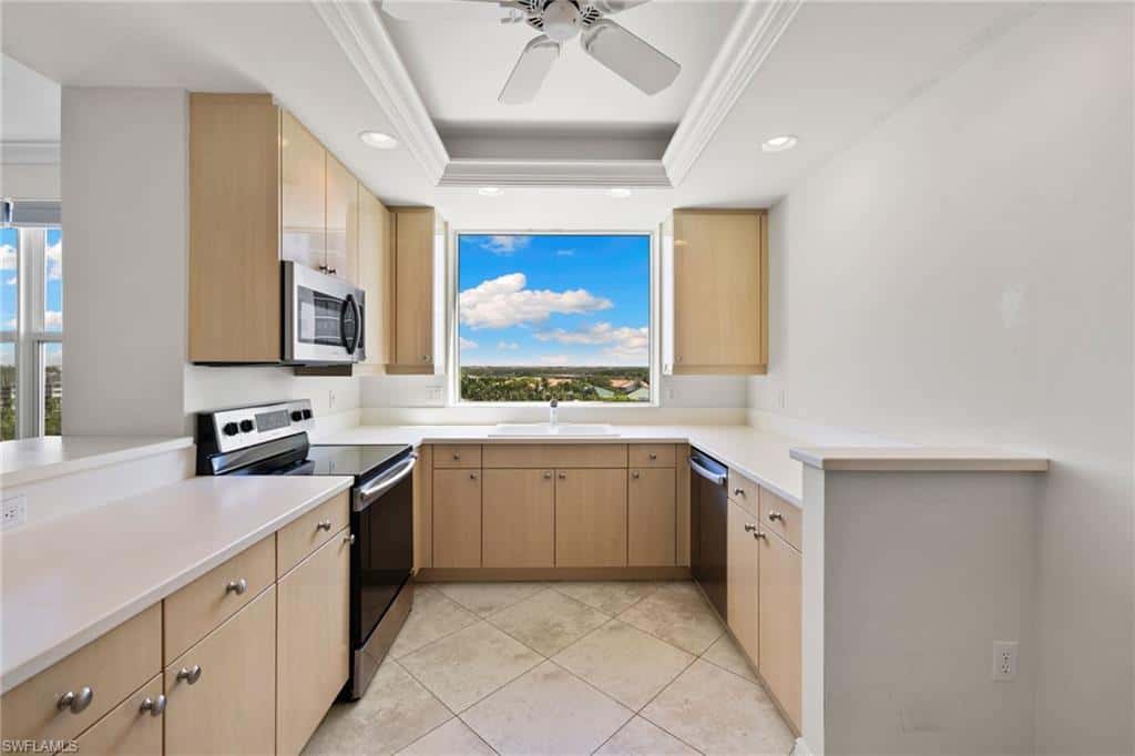 420 Cove Tower Dr #804, Naples, photo 26