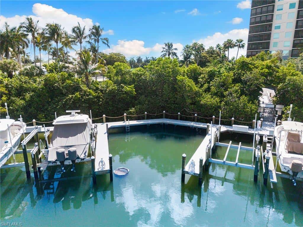 420 Cove Tower Dr #804, Naples, photo 5