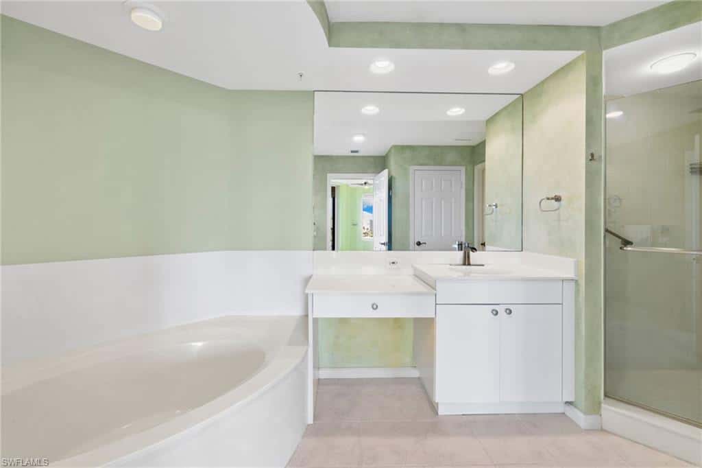 420 Cove Tower Dr #804, Naples, photo 20