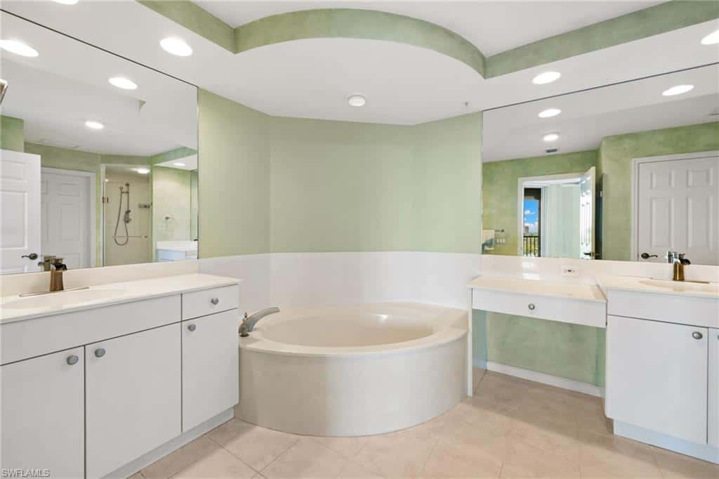 420 Cove Tower Dr #804, Naples, photo 19