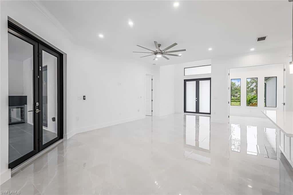 2840 Golden Gate Blvd, Naples, photo 10