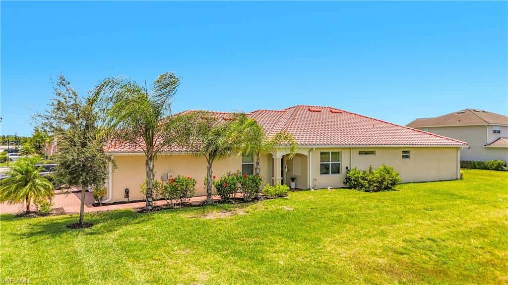2558 Vine Ave, Naples, photo 32