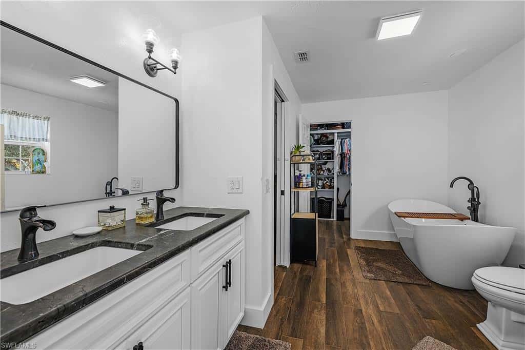 2551 Tamarind St, St. James City, photo 16