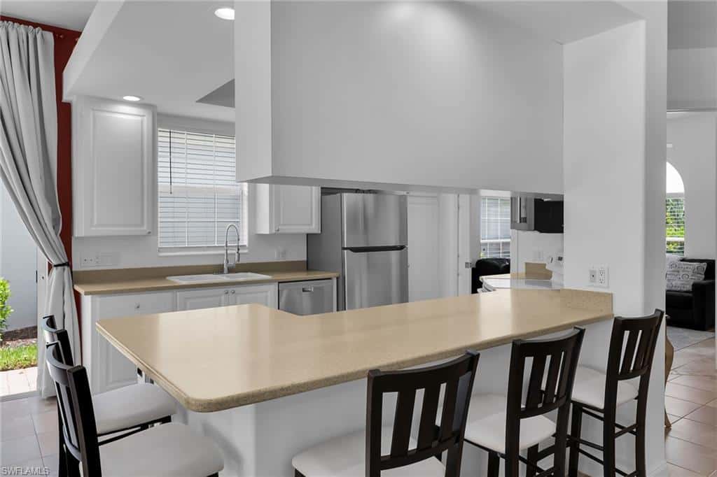 7935 Valentina Ct, Naples, photo 9