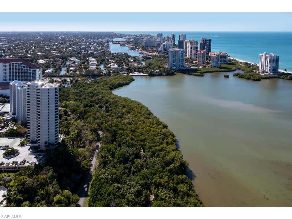 5555 Heron Point Dr #902, Naples, photo 13