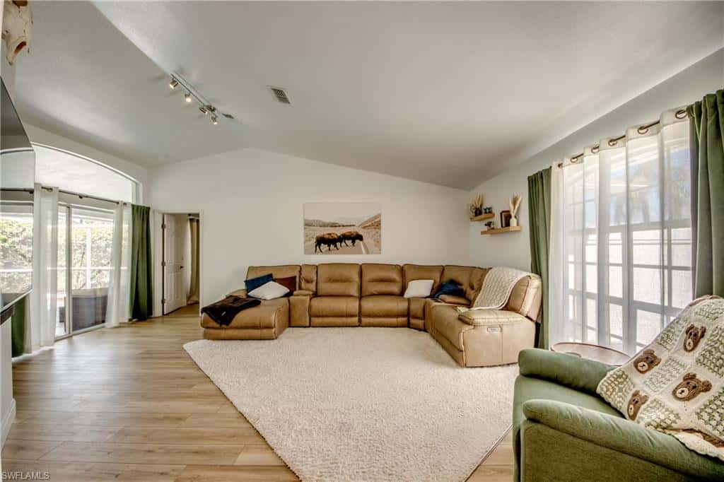 9910 Laketree Ct, Fort Myers, photo 6