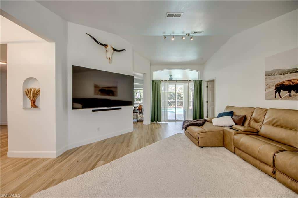 9910 Laketree Ct, Fort Myers, photo 5