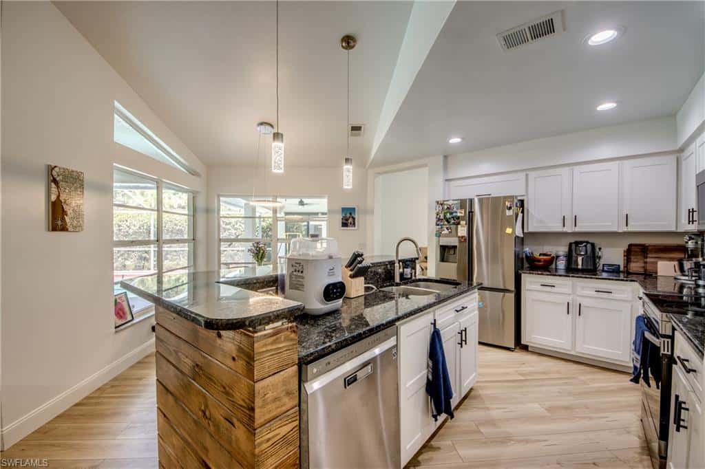9910 Laketree Ct, Fort Myers, photo 11