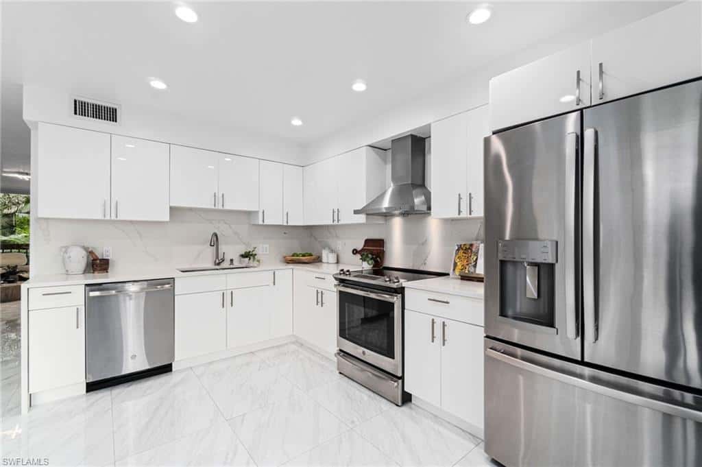 995 9th Ave #4, Naples, photo 17