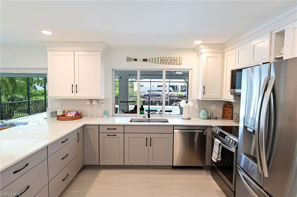 202 6th St, Bonita Springs, photo 13