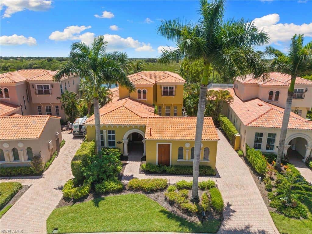 8572 Bellagio Dr, Naples, photo 17