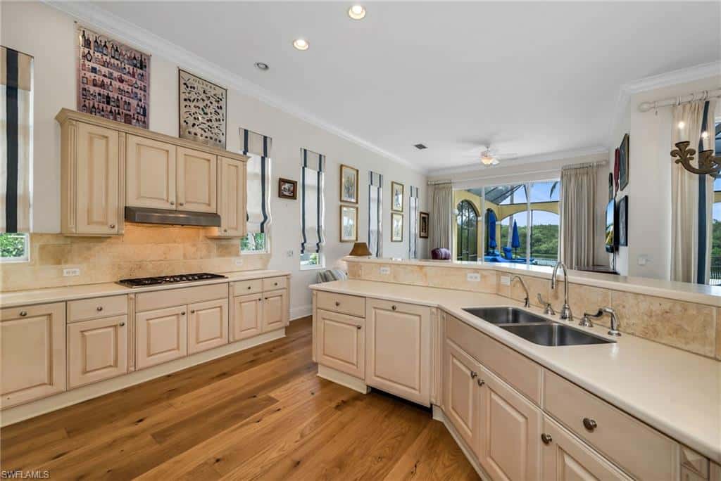 8572 Bellagio Dr, Naples, photo 9