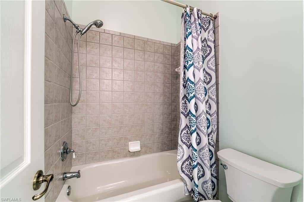 8864 New Castle Dr, Fort Myers, photo 32