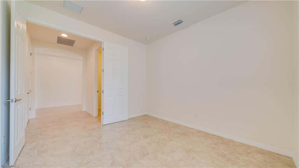 3036 Sunset Pointe Cir, Cape Coral, photo 11